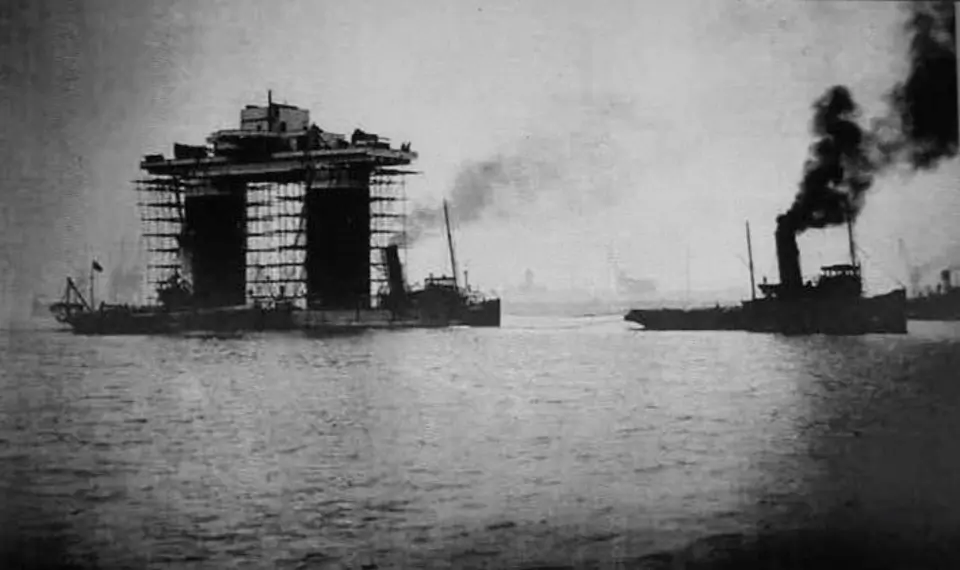 Tug Towing Roughs Tower Fort to Tilbury